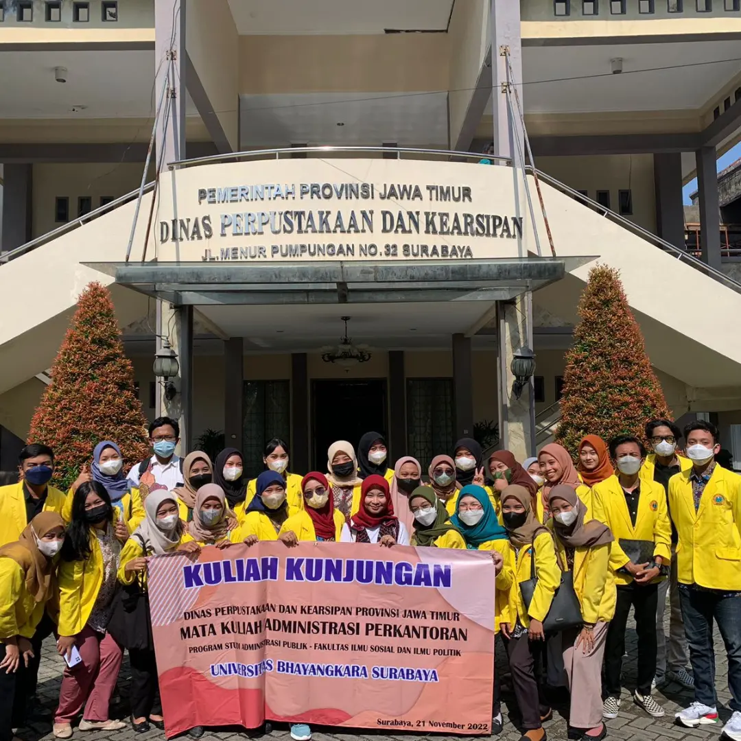 Kuliah Kunjungan MK.administrasi perkantoran prodi.admn publik bertempat di Dinas Perpustakaan dan kearsipan prov.jatim