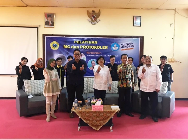 Pelatihan MC dan Protokoler