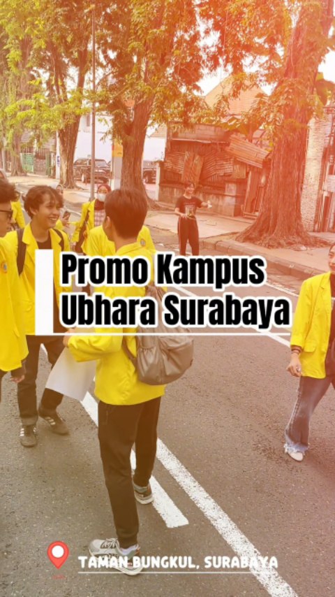 Praktik Kampanye Humas Mahasiswa Ilmu Komunikasi di Car Free Day Taman Bungkul