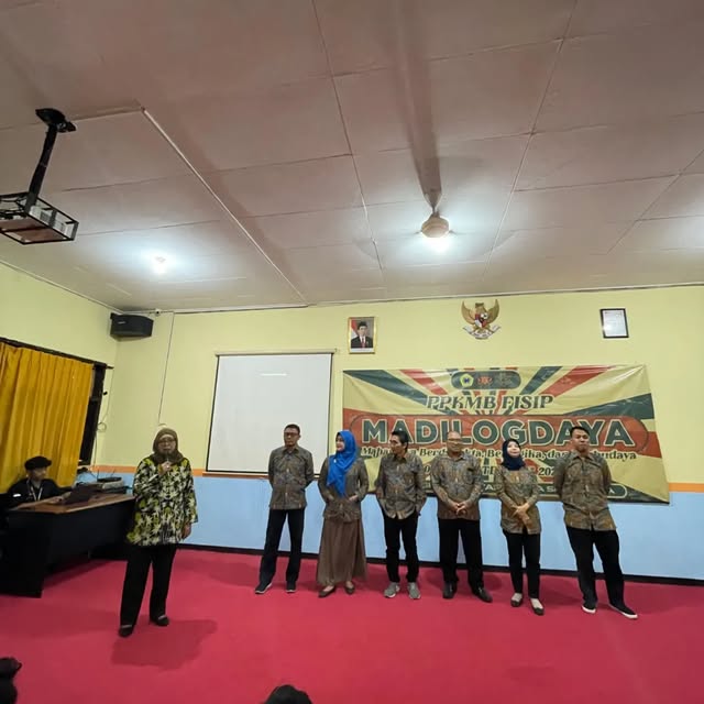 PKKMB FISIP UBHARA Surabaya 2023: Pengenalan Jajaran Dekanat dan Orientasi Mahasiswa Baru