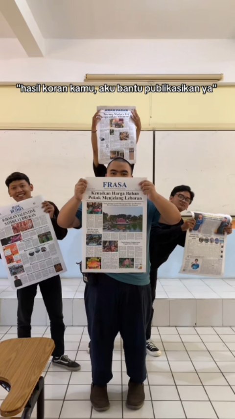 Mahasiswa Ilmu Komunikasi Ubhara Praktik Membuat Konten Media Cetak
