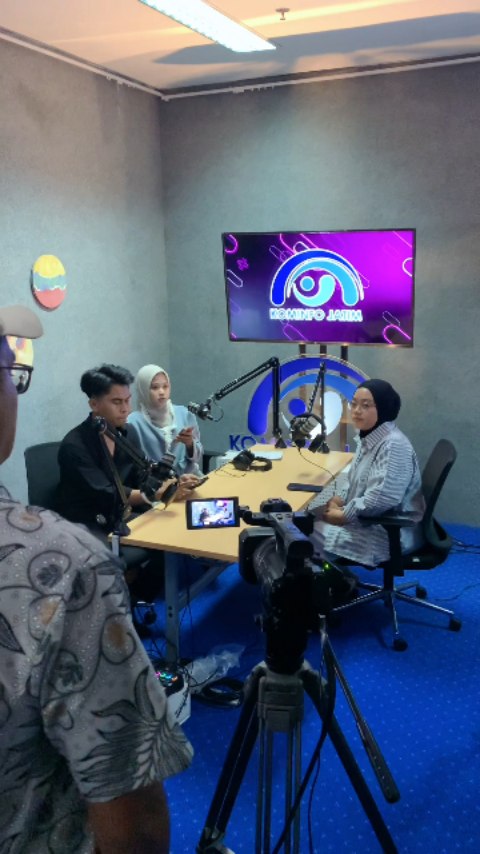 Mahasiswa Ilmu Komunikasi FISIP UBHARA Surabaya Ikuti Pelatihan Produksi Podcast di Diskominfo Jatim