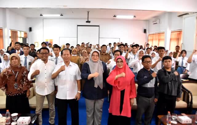 FISIP Ubhara Surabaya Terlibat dalam Seminar Literasi Demokrasi Digital Bersama Diskominfo Jatim