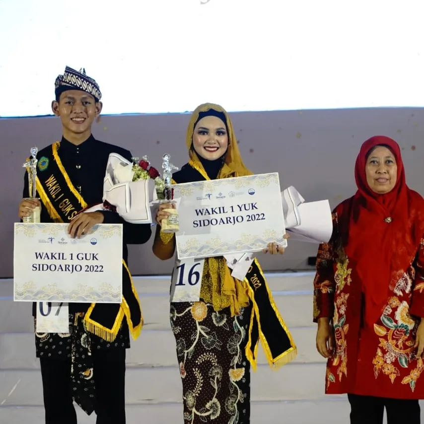 Prestasi Mahasiswa FISIP Ubhara Surabaya: Andini Astu Raih Gelar Wakil Yuk 1 Sidoarjo Tahun 2022