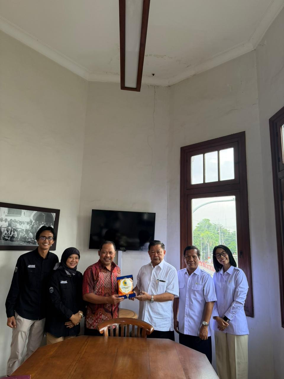 Perpanjangan Memorandum of Understanding antara Universitas Bhayangkara Surabaya dengan Radar Surabaya